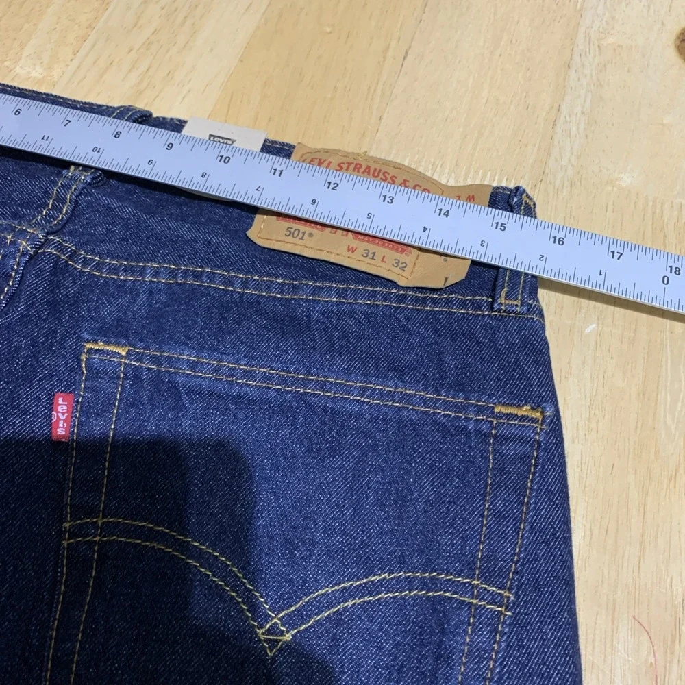 Levi's 501 Jeans Men's 31X32 Original Fit Straight Leg Dark Wash Button Fly